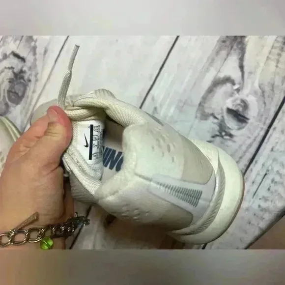 Nike zoom running sneakers