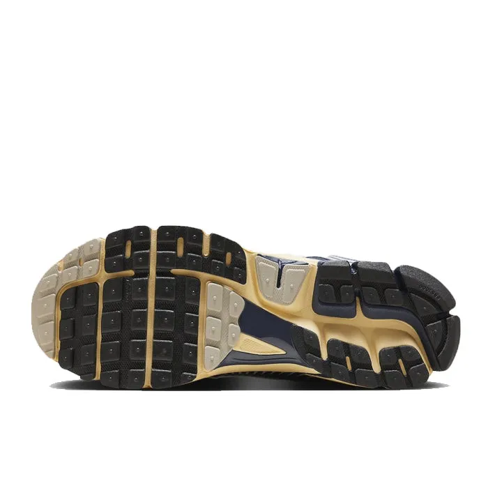 NIKE ZOOM VOMERO 5