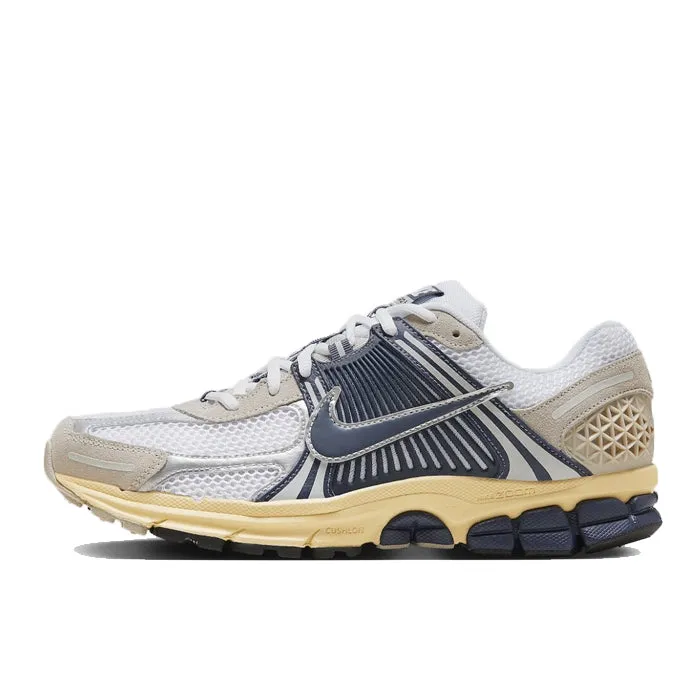 NIKE ZOOM VOMERO 5
