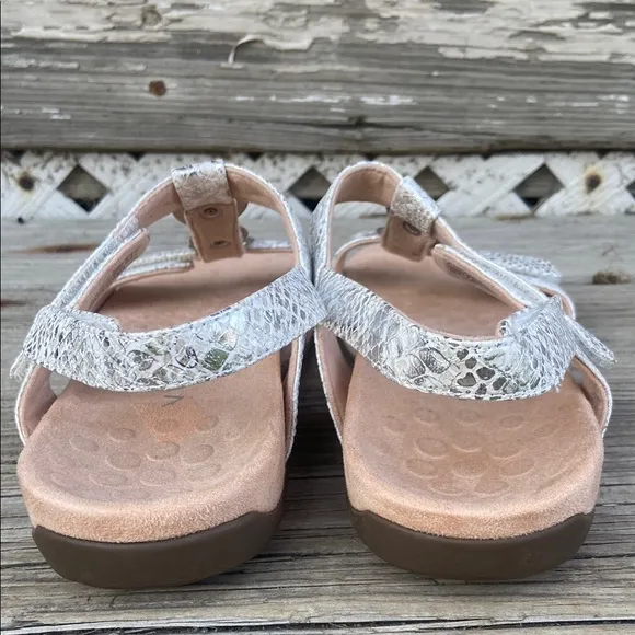 NWOB Vionic Farra Silver Snake Print Adjustable Comfort Sandals Women's Size 9.5