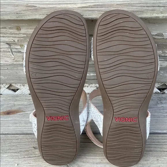 NWOB Vionic Farra Silver Snake Print Adjustable Comfort Sandals Women's Size 9.5