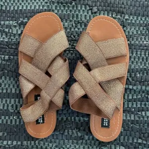 NWOT Design Lab (Lord &amp; Taylor) Sandals
