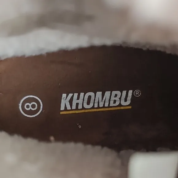 NWOT Khombu Sienna All Weather Snow Boot Zip Memory Foam Leather Suede Brown 8