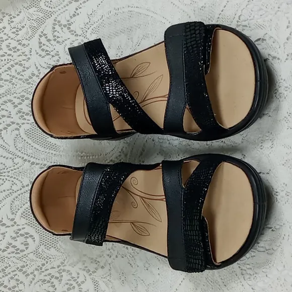 NWOT Revere &quot;MAURITIUS Black French Lizard Closed Heel Sandals Size 8/39