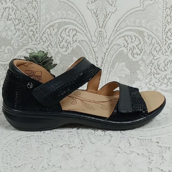 NWOT Revere &quot;MAURITIUS Black French Lizard Closed Heel Sandals Size 8/39