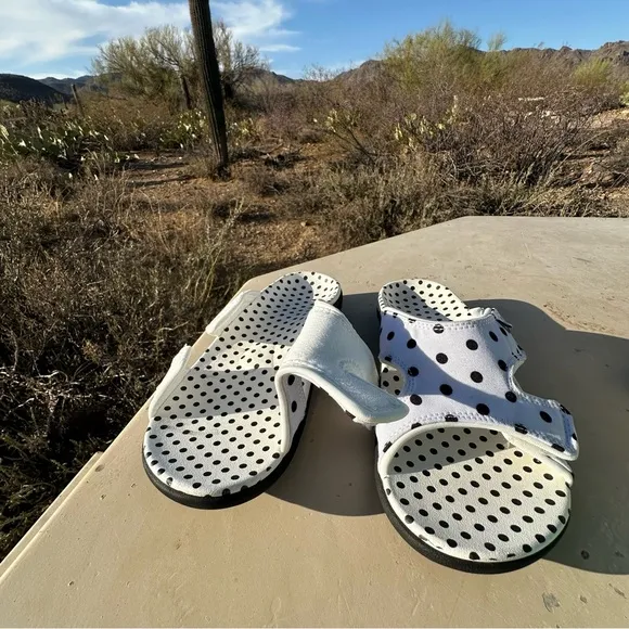 NWOT Women's Size 7B SPENCO KHOLO SANDALS White Black POLKA DOT ORTHOTIC SLIDES