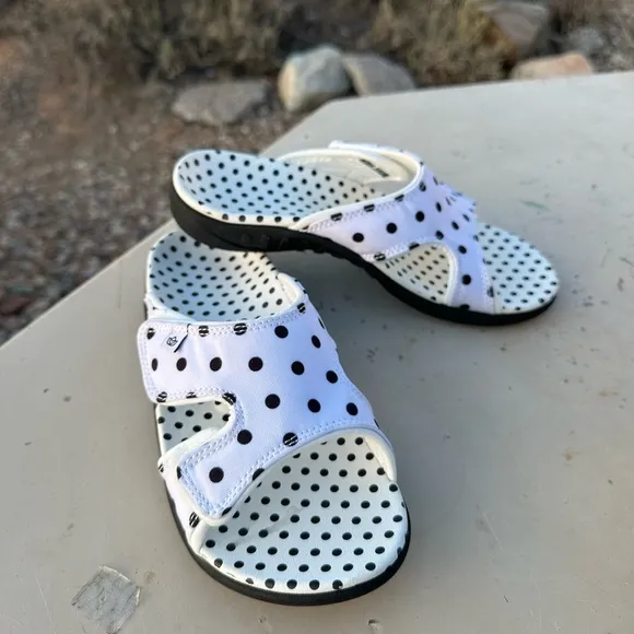NWOT Women's Size 7B SPENCO KHOLO SANDALS White Black POLKA DOT ORTHOTIC SLIDES