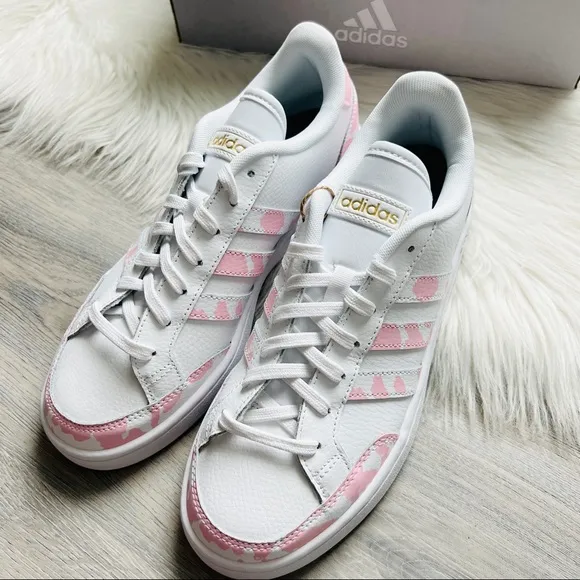 NWT Adidas Grand Court Se Women’s Shoes