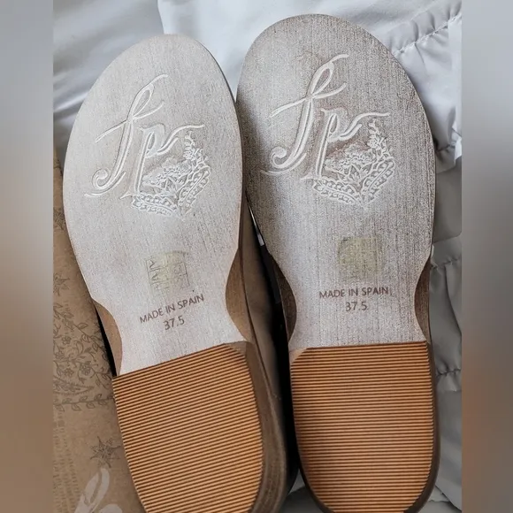 NWT! FP Sandals - Dove Gray - 37.5