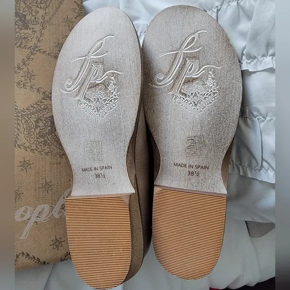 NWT! FP Sandals - Dove Gray - 38.5