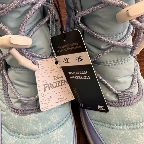 NWT Sorel Whitney snow boots, size 6Y