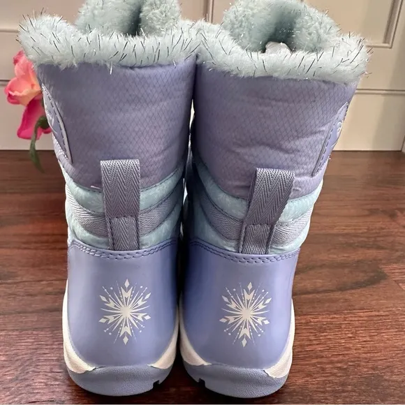 NWT Sorel Whitney snow boots, size 6Y