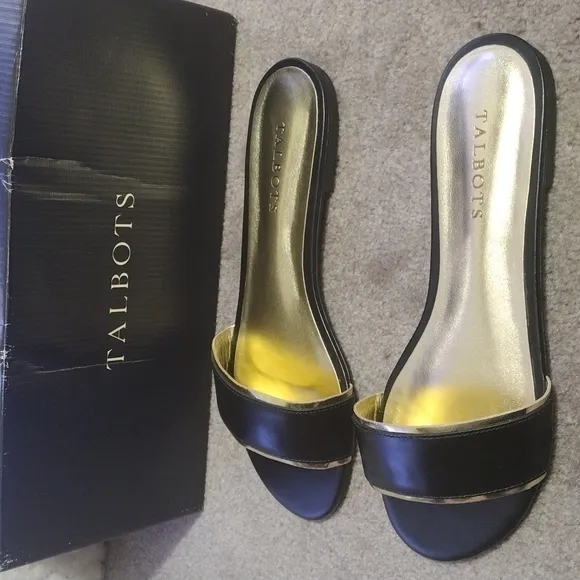 Nwt 𝅺Talbots candy sandals black 8m