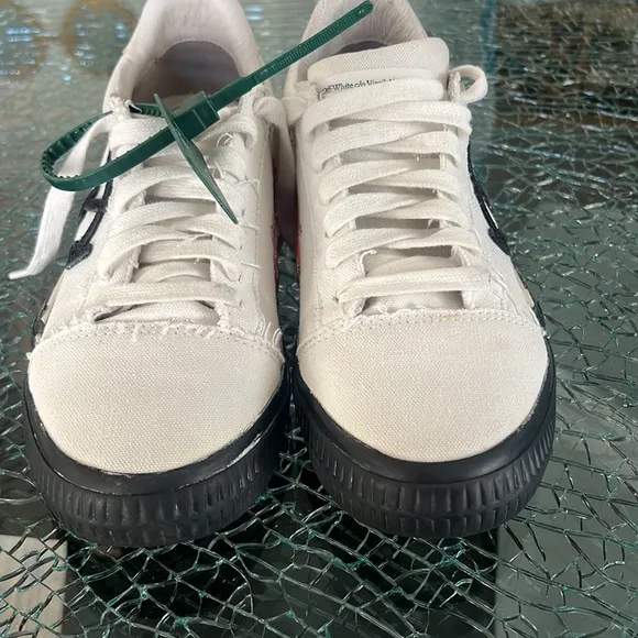 Off-White Unisex  White and Black Sneakers