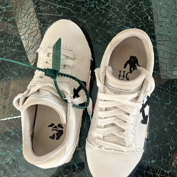 Off-White Unisex  White and Black Sneakers