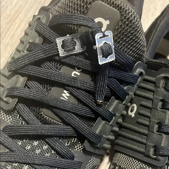 On Cloud Swift Black Athletic Shoes