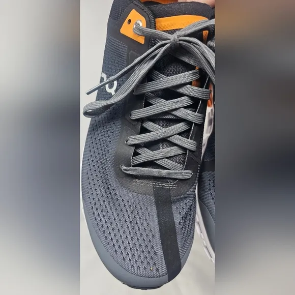 ON Cloudflow 3 Men's Black/Turmeric Running Walking Athletic Shoes Size 10