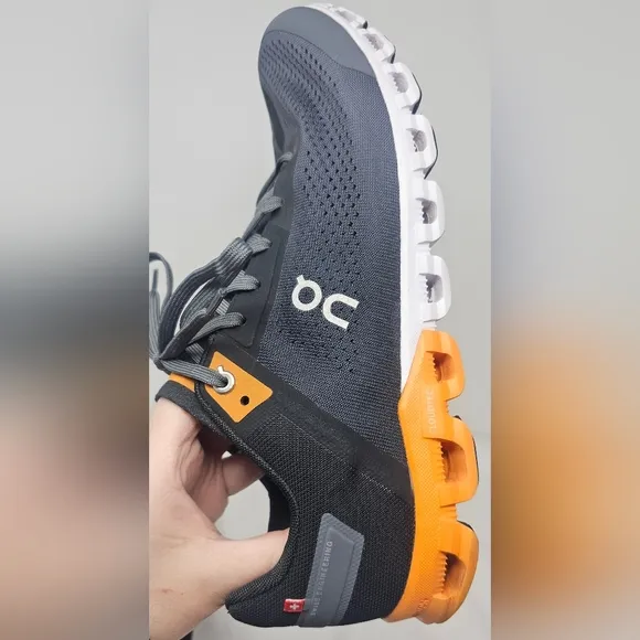 ON Cloudflow 3 Men's Black/Turmeric Running Walking Athletic Shoes Size 10