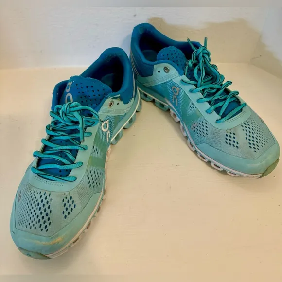 On Cloudflow Women's Running Shoes size -7.5