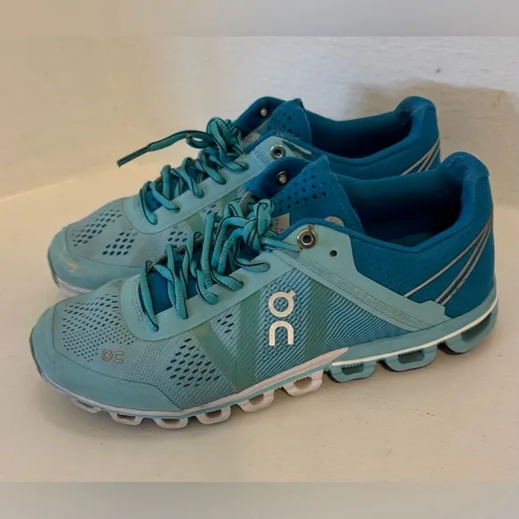 On Cloudflow Women's Running Shoes size -7.5
