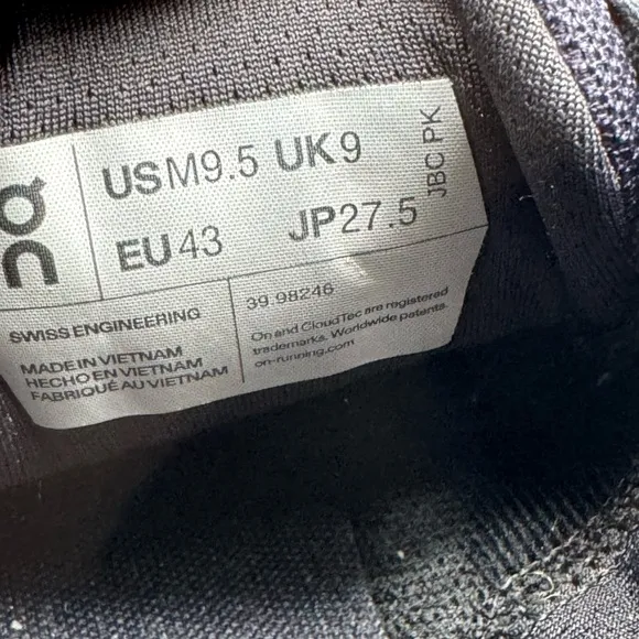 On Cloudstratus Undyed-White Creek Size 9.5 Men Walking Running Shoes