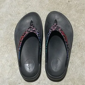 OOFOS Oolala Multi Color Cheetah Print Orthotic Flip Flop Sandals Women’s Size 7