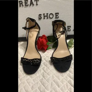Pelle Moda sandals