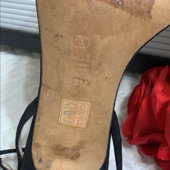 Pelle Moda sandals