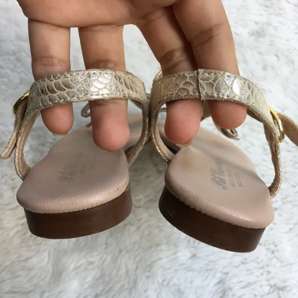 Pili Carrera Kids Rhinestone Bow Sandals Size 8 US