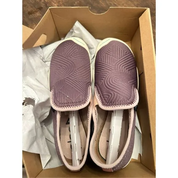 Plae Migi Response Blush walking hiking kids shoes sneakers slip on size 3 y