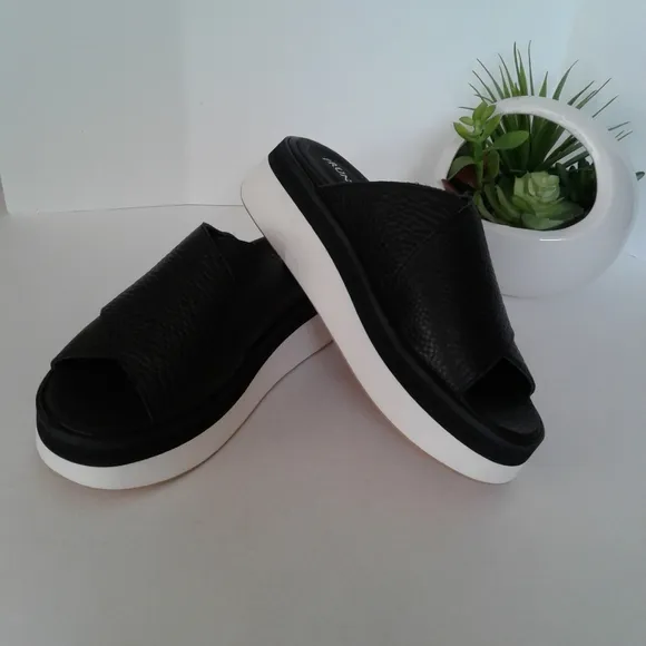 Prune black platforms 90' style leather sa…