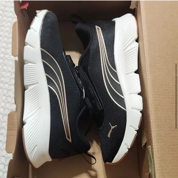 PUMA Ladies Flex Lite Sneaker Black Size 6 Running Walking Tennis shoes Sneakers