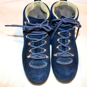 Raichle hiking boots 8.5 narrow. Worn once.  Excellent condition.  Quality!!​​​