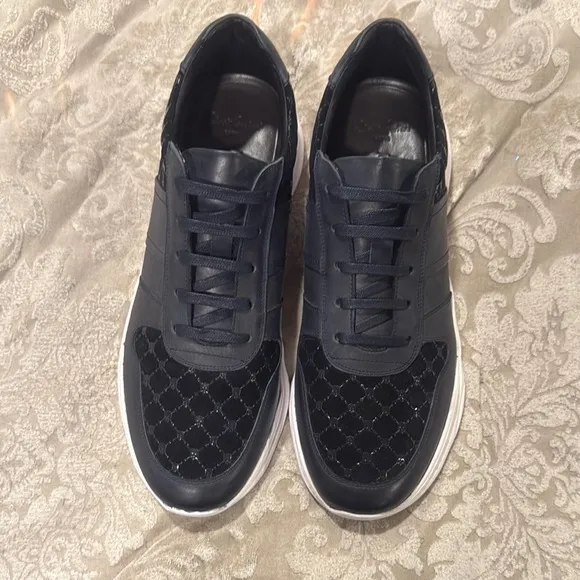 Robert Graham Blue Sneaks - brand new without box