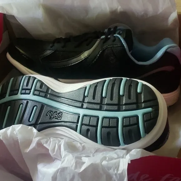 Ryka Dash 3 walking shoes NIB