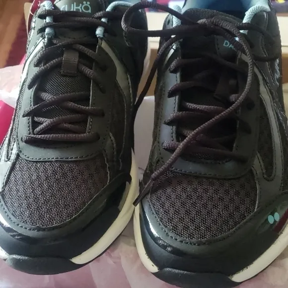 Ryka Dash 3 walking shoes NIB