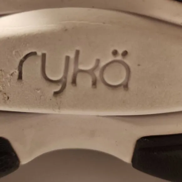 Ryka Nova Women's Gray Suede Walking Shoes Size 5