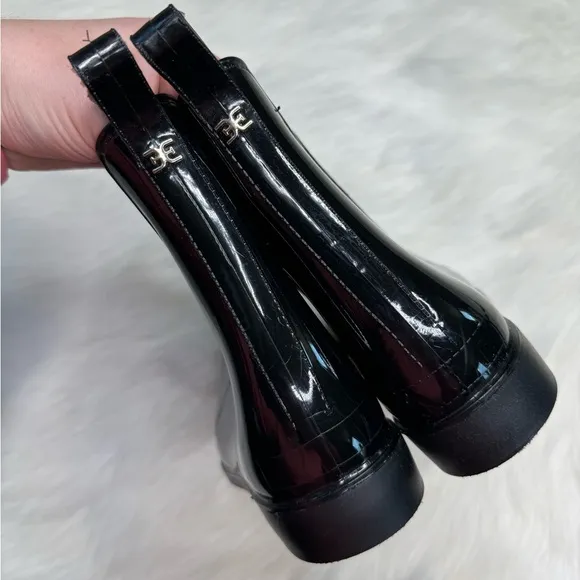 Sam Edelman TINSLEY black patent Chelsea rain snow ankle boots size 8 like new