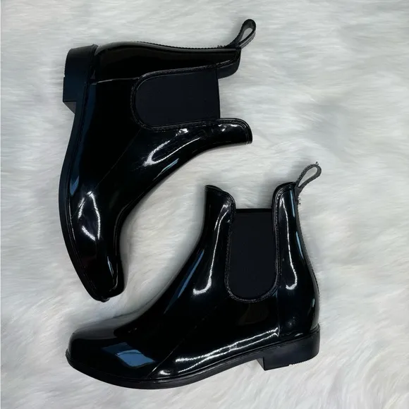 Sam Edelman TINSLEY black patent Chelsea rain snow ankle boots size 8 like new