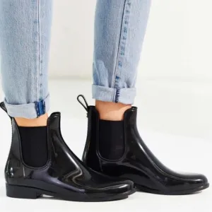 Sam Edelman TINSLEY black patent Chelsea rain snow ankle boots size 8 like new