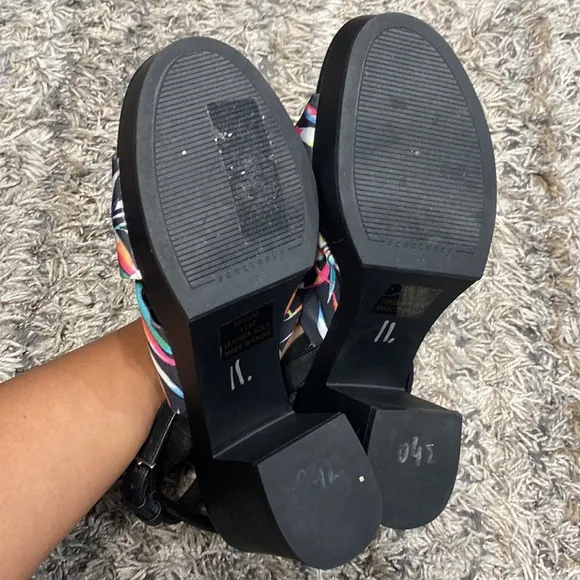 Sanctuary the Reggae Tropical Print Sandals Size 11