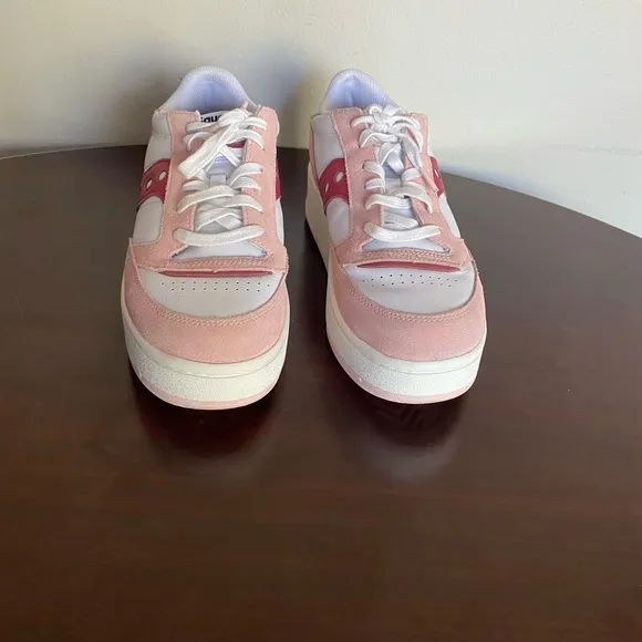 Saucony jazz platform hearts women’s sneakers shoes size 9.5 pink/white/red
