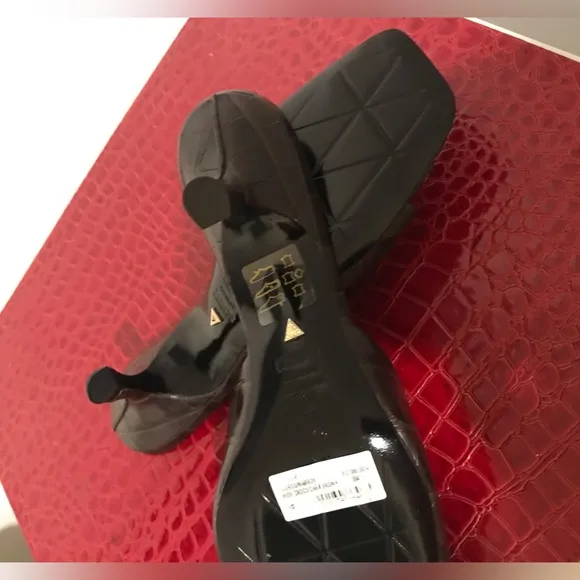 SCHUTZ Sandals SZ 8