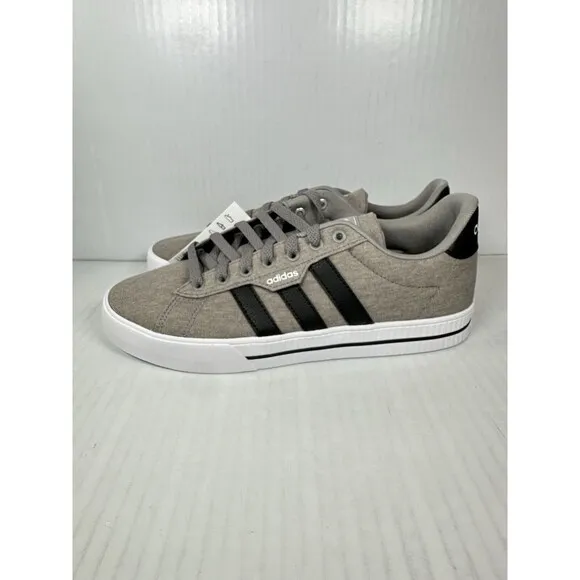 Size 10.5 Adidas Shoes Sneakers Mens Grey Daily 3.0 Sportswear FW3270 NEW