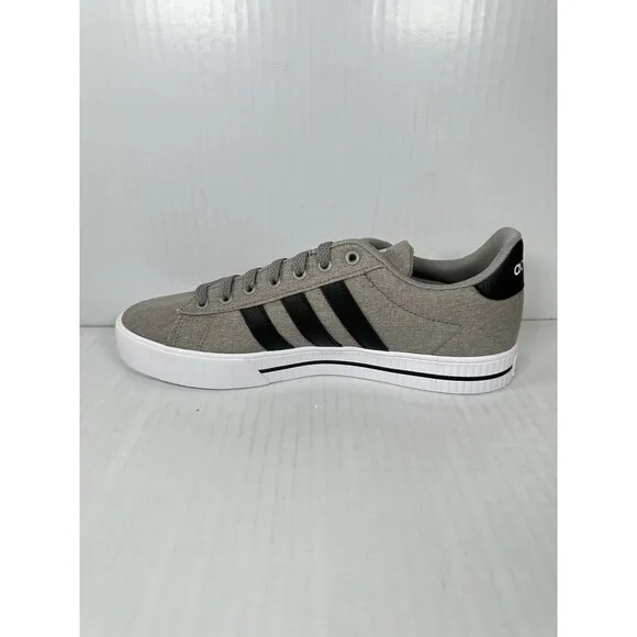 Size 10.5 Adidas Shoes Sneakers Mens Grey Daily 3.0 Sportswear FW3270 NEW