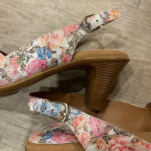 Softspots Floral Sandals 9.5
