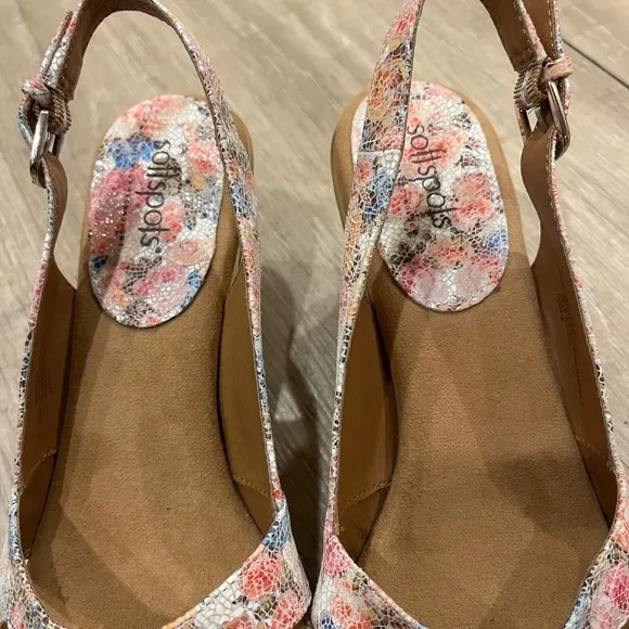 Softspots Floral Sandals 9.5