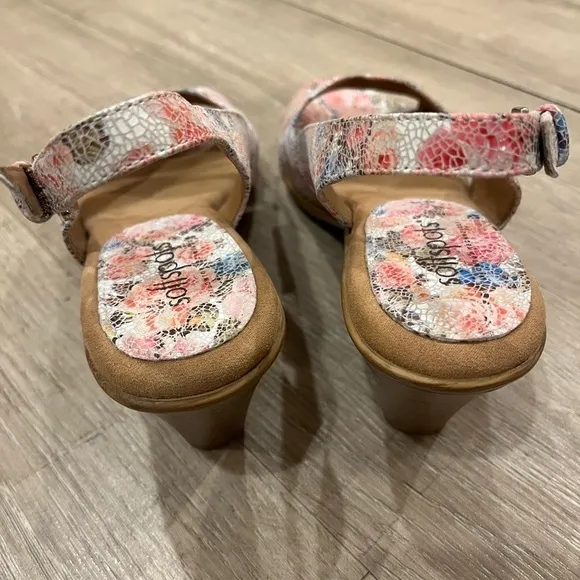 Softspots Floral Sandals 9.5