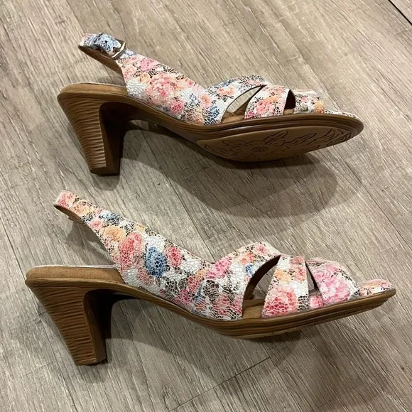 Softspots Floral Sandals 9.5