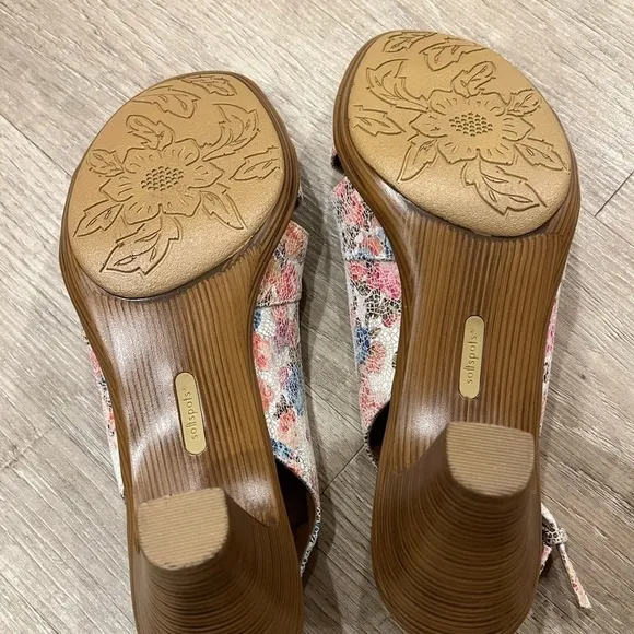 Softspots Floral Sandals 9.5